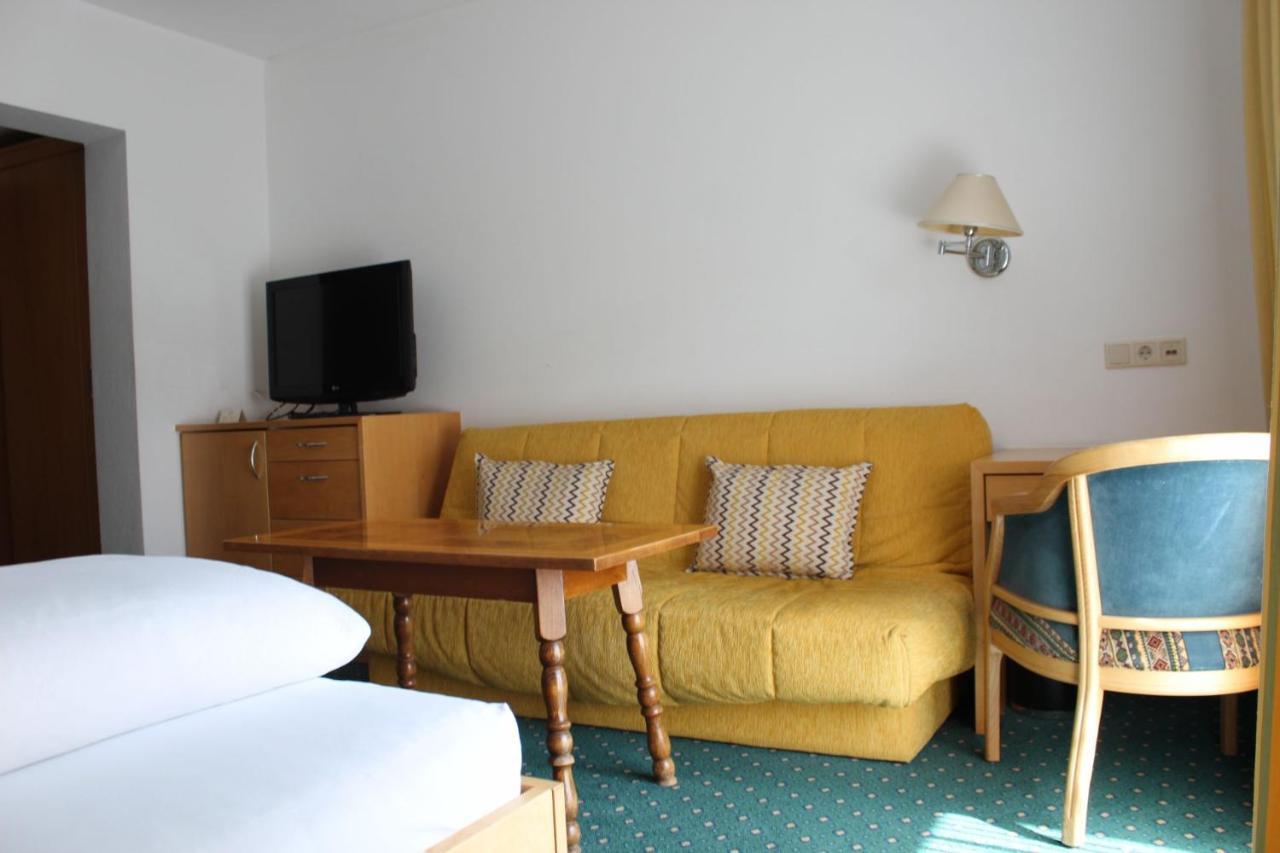 Wanderhotel Garni Cresta シュルンス エクステリア 写真